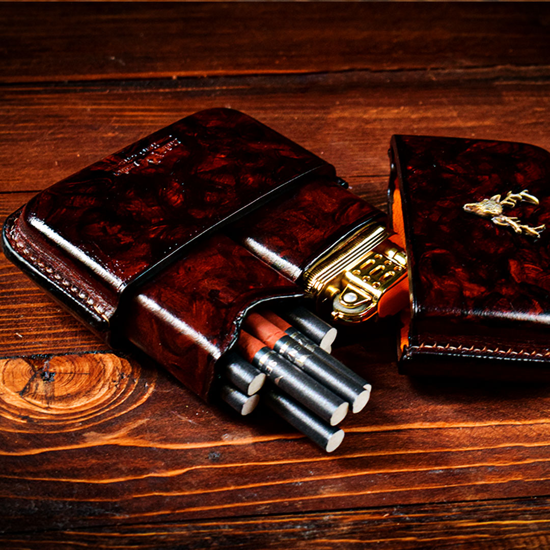 Cigarette case, side, high-leg lighter – hand-painted02
